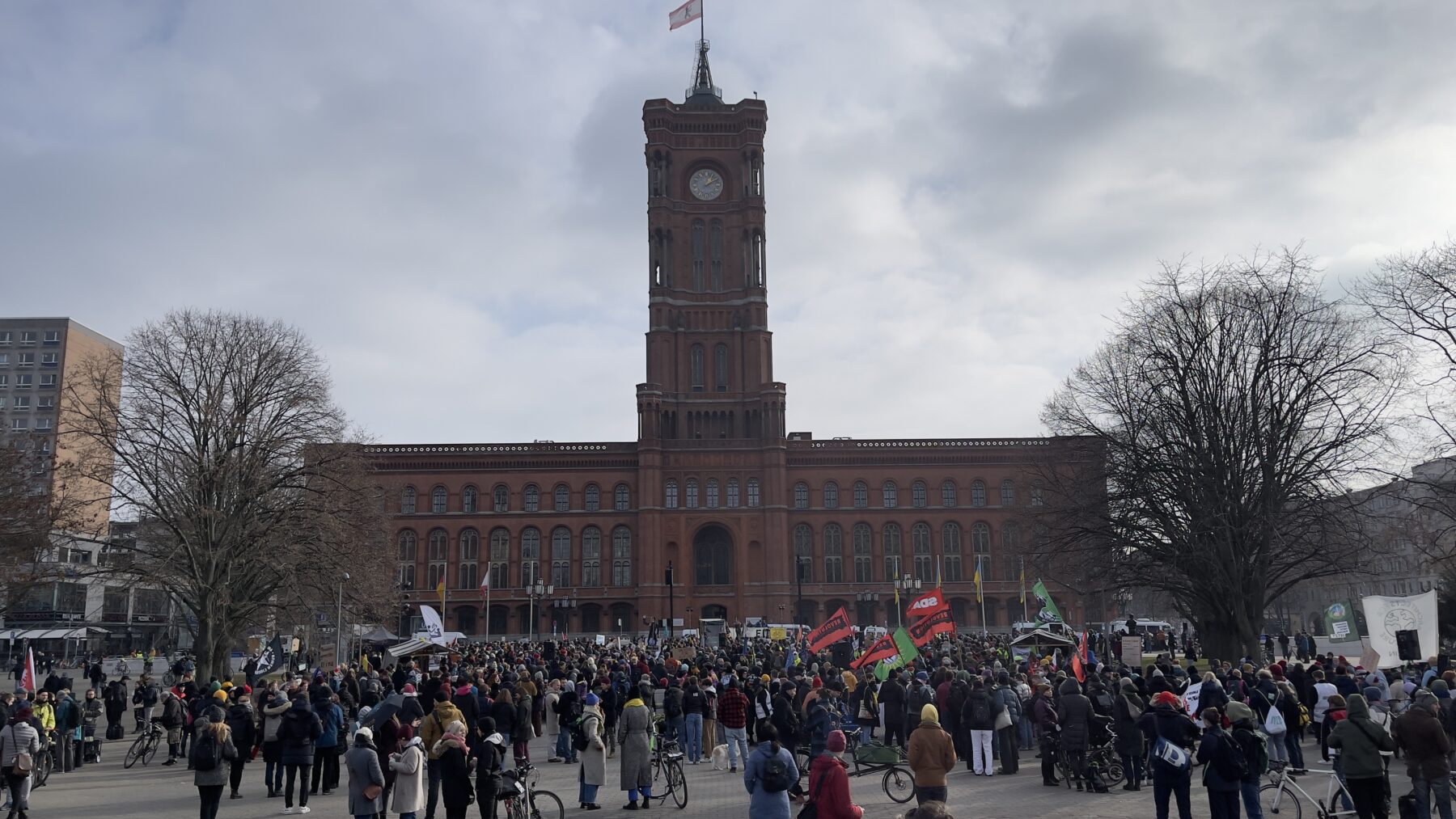 Klimastreik am 10.2. in Berlin vorm Roten Rathaus