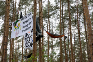 Waldbesetzung der Wuhlheide als Protest gegen den Bau der TVO