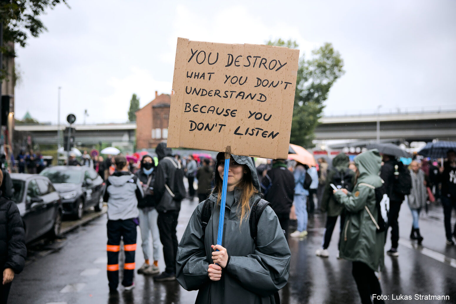 A100 wegbassen Protestrave gegen den Weiterbau der A100 in Berlin am 13.9.24