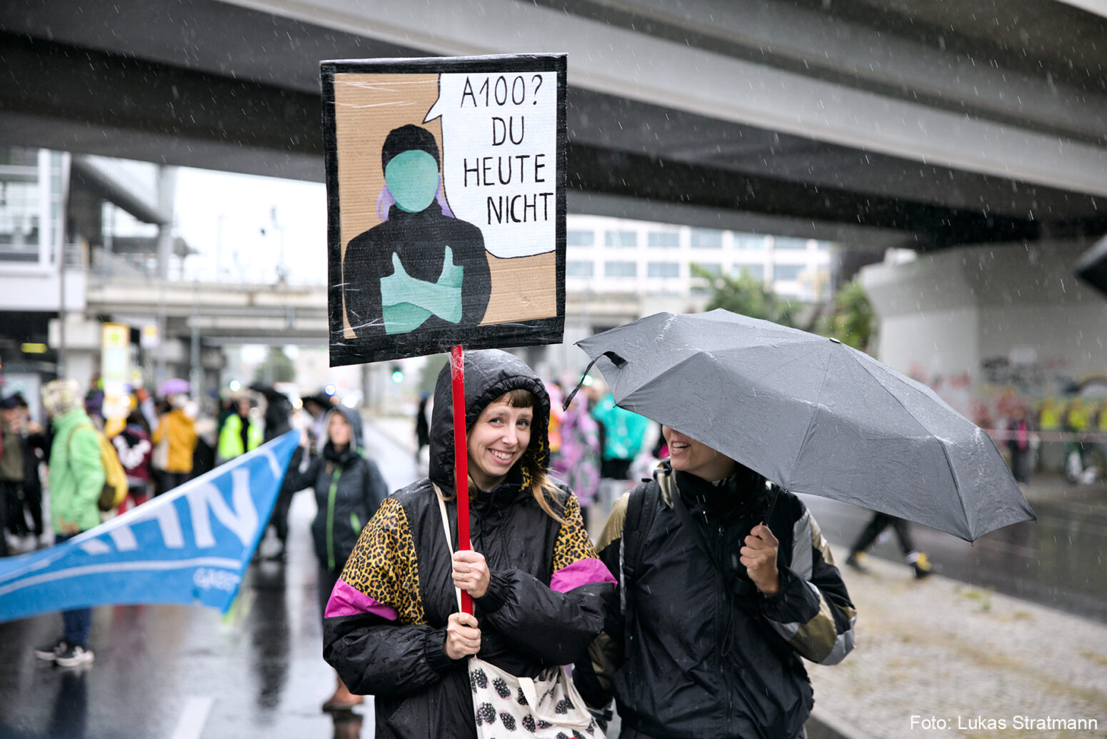 A100 wegbassen Protestrave gegen den Weiterbau der A100 in Berlin am 13.9.24