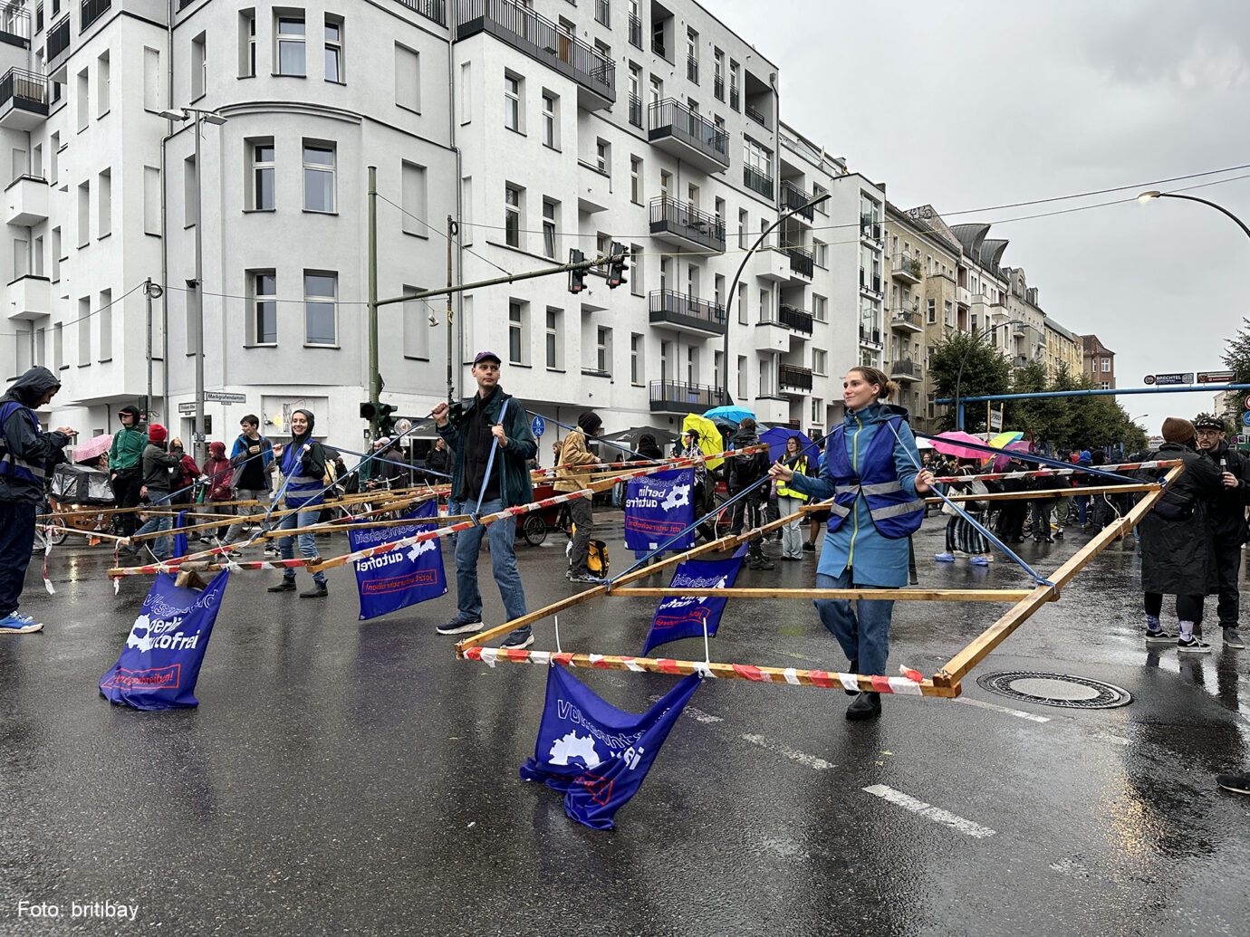 A100 wegbassen Protestrave gegen den Weiterbau der A100 in Berlin am 13.9.24